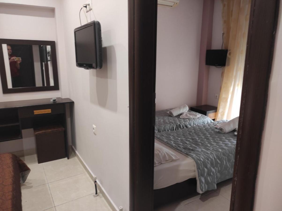Hotel Louiza Paralía Exterior foto